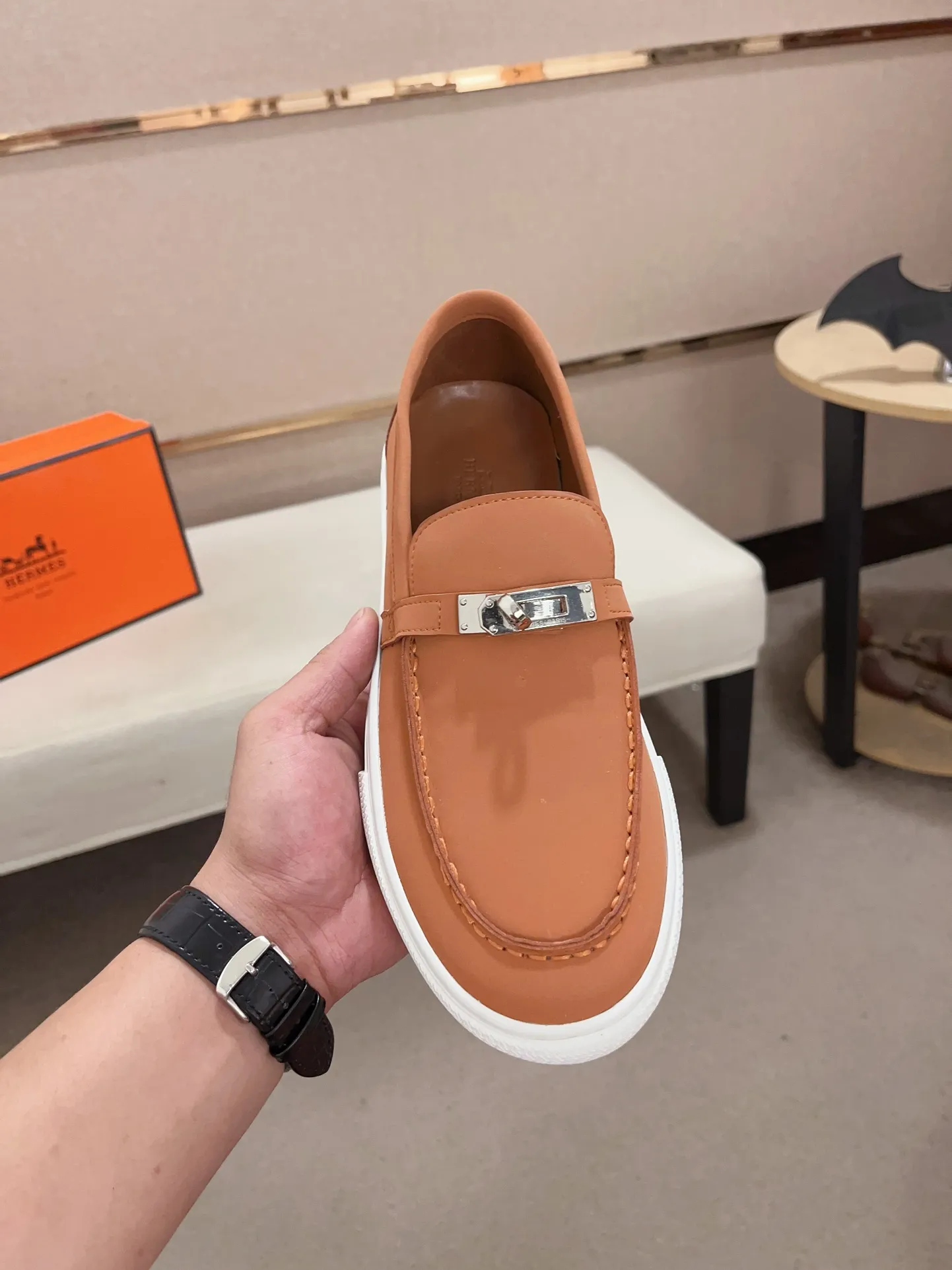 Men's clothing and shoes💰: 400💰《HERMES》【Classic Original Version】Hermès; Top 🔝 Purchasing Agency 🔍🔍Men's latest 🇺🇸 counter sales simultaneously, original ▲▲cowhide imported from Italy ▲▲Exquisite workmanship (Italian 🇮🇹Imported water-dyed 🐂cowhide lining) sole: original sole provided by the original factory, ⚠️exclusive double-layer activity·TPR·rubber·combined molded outsole; Code number: 38-44 (45/46 can be customized, non-refundable)